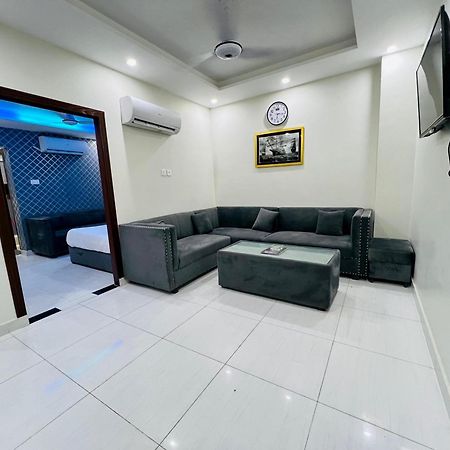 Отель Premier Heights Jhelum Экстерьер фото
