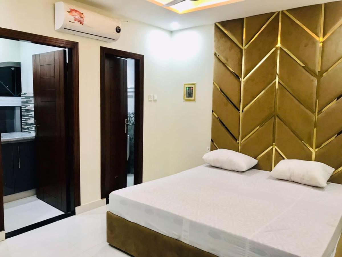 Отель Premier Heights Jhelum Экстерьер фото