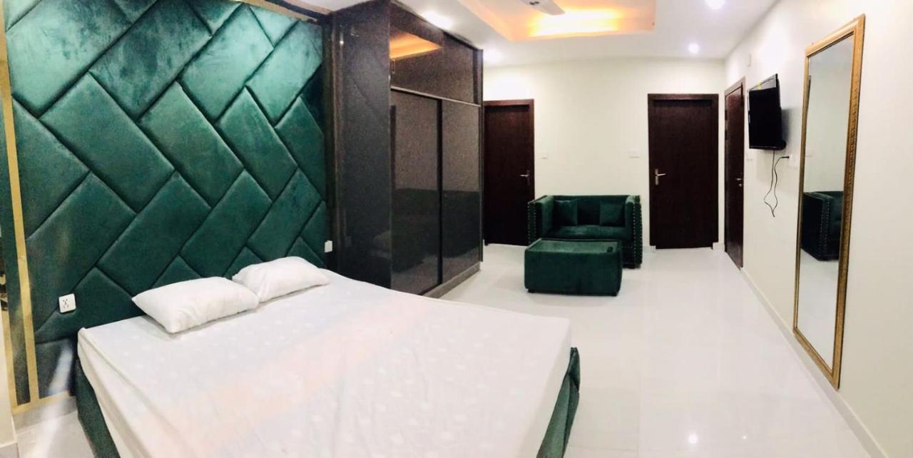 Отель Premier Heights Jhelum Экстерьер фото