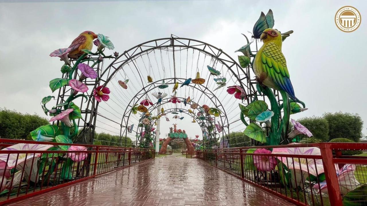 Отель Premier Heights Jhelum Экстерьер фото