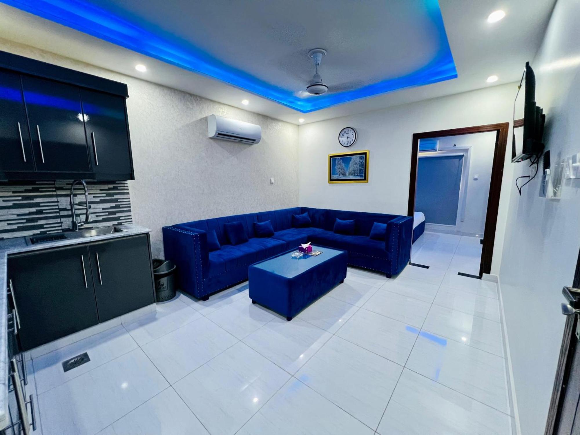 Отель Premier Heights Jhelum Экстерьер фото